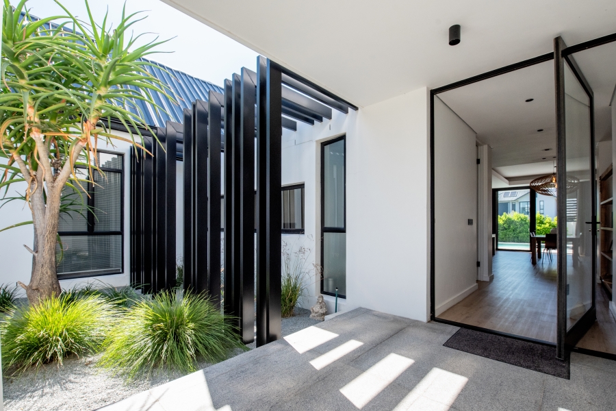 5 Bedroom Property for Sale in Val De Vie Estate Western Cape